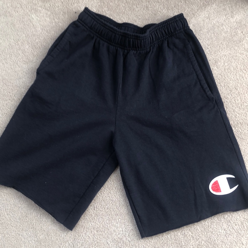 Champion men’s sweat pant material shorts. Navy size medium